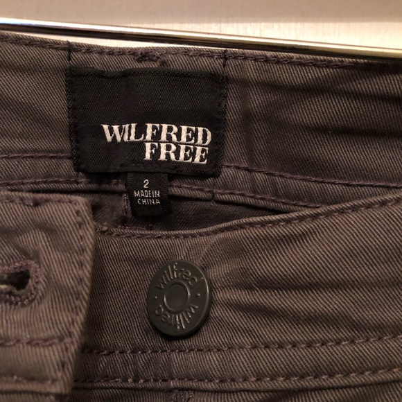 Wilfred Free grey skinny pants. Size 2. 97% cotton 2% spandex. - Picture 3 of 5